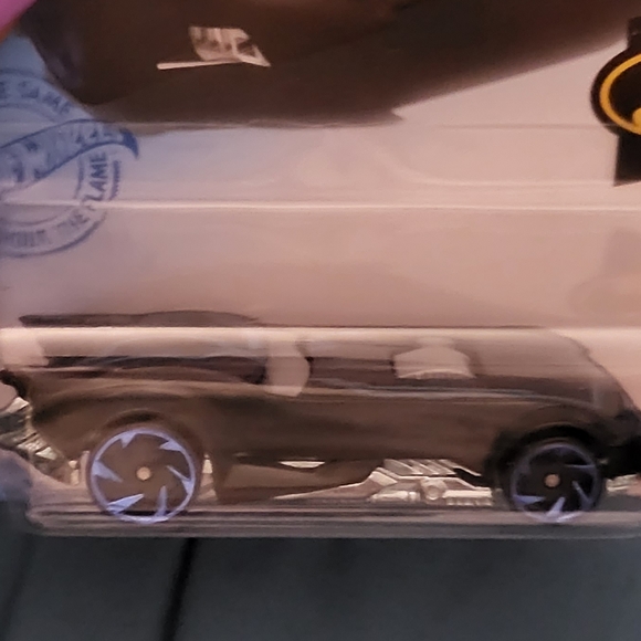 The Batman Batmobile Hot Wheels - Picture 3 of 3